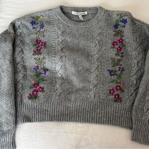 Autumn Cashmere Cropped Cable-Knit Sweater with Multicolor Floral Embroidery
